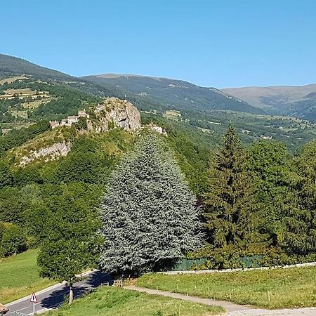 El Mussol De La Vila Camprodon, Balconets Amb Vistes A La Placa Buitenkant foto