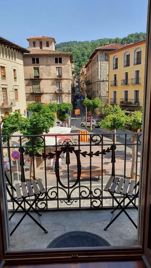 El Mussol De La Vila Camprodon, Balconets Amb Vistes A La Placa Buitenkant foto