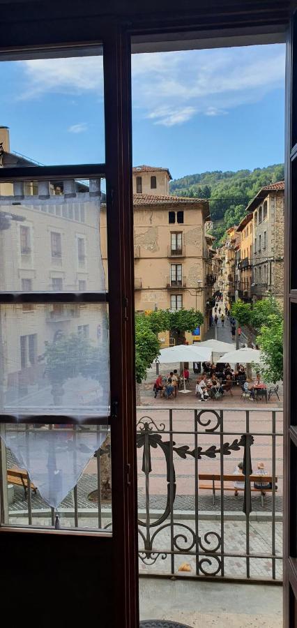 El Mussol De La Vila Camprodon, Balconets Amb Vistes A La Placa Buitenkant foto